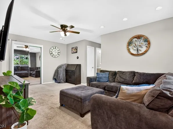 248B Alpine Way BLDG 21 #B, Woodbridge Twp., NJ 07095