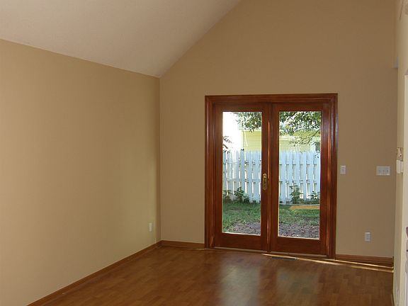 4th image of 8763 Knollwood Dr