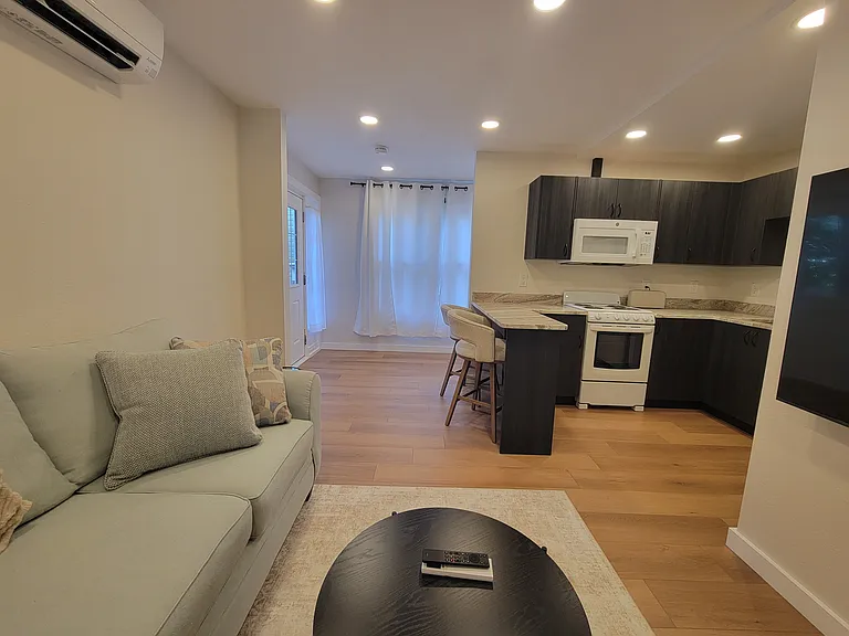 619 Earle Ave N #3 — Photo 4
