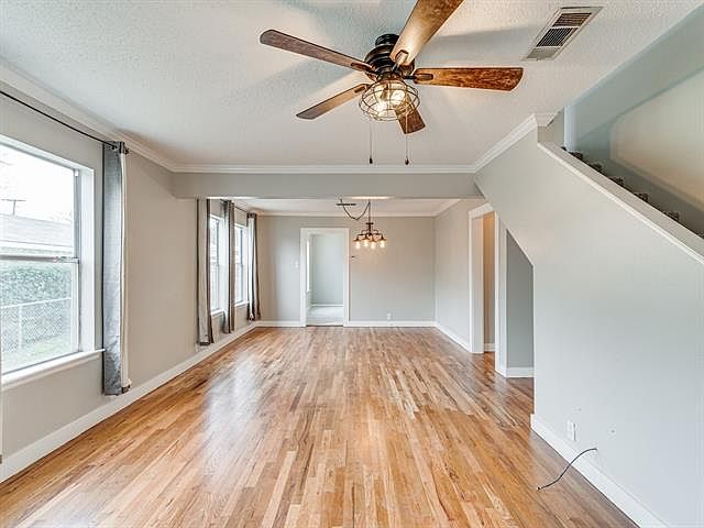 1st image of 806 N Dallas St