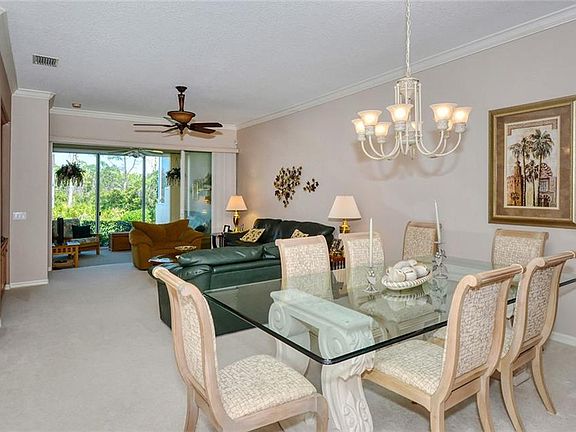 4th image of 9421 Forest Hills Cir
