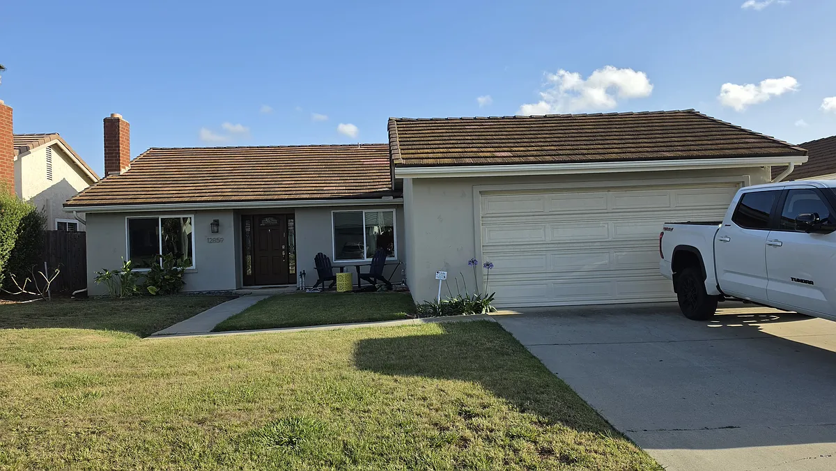 Building Photo - 12859 Oakfield Way