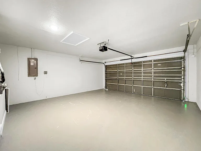 685 Berkley Pointe Dr — Photo 22