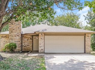 7509 Evergreen Dr, Watauga, TX 76148