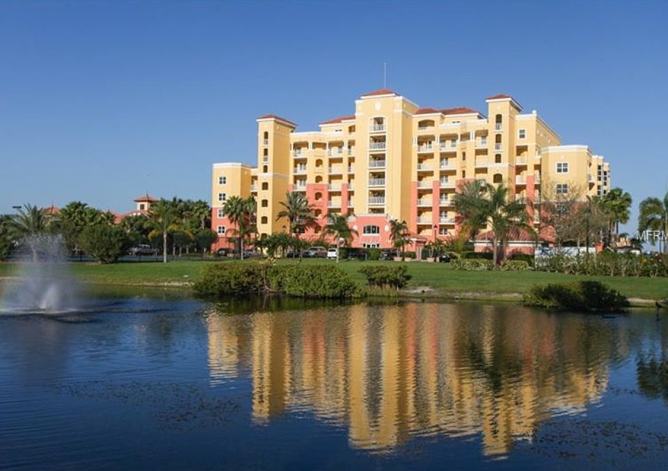 Beautiful pond on way into community. Front of condo overloo