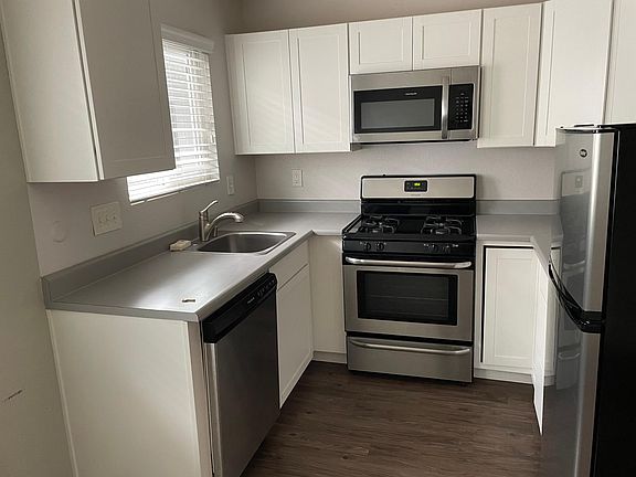 2nd image of 510 N Clementine St #4