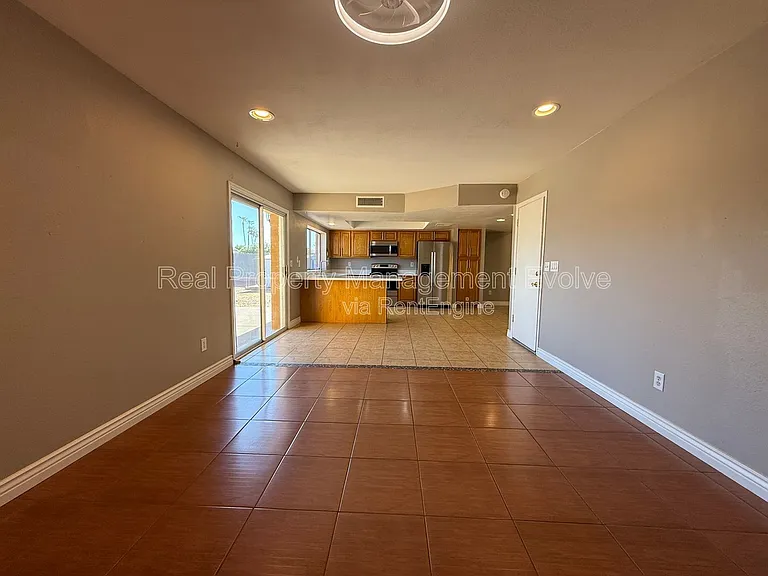 3626 W Angela Dr — Photo 11