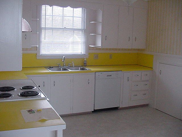2nd image of 224 Carroll Ave APT E