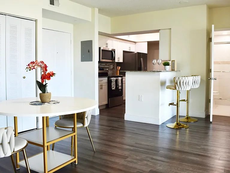17021 N Bay Rd #1B — Photo 9