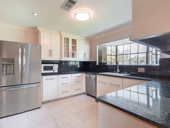 5th image of 12718 Tammarack Dr