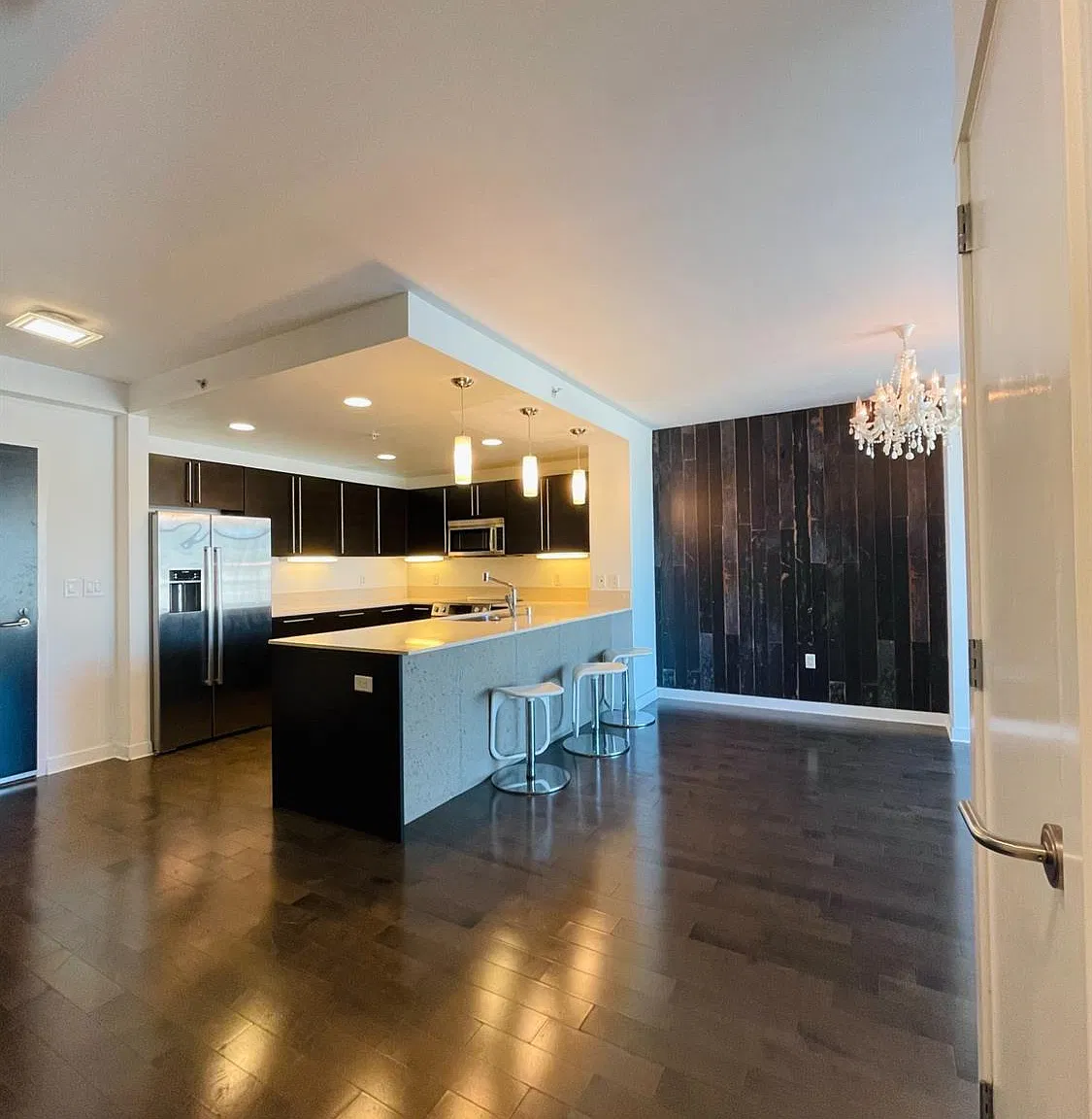 1 bed, 1.0 bath, 756 sqft, $4,850 — Photo 3