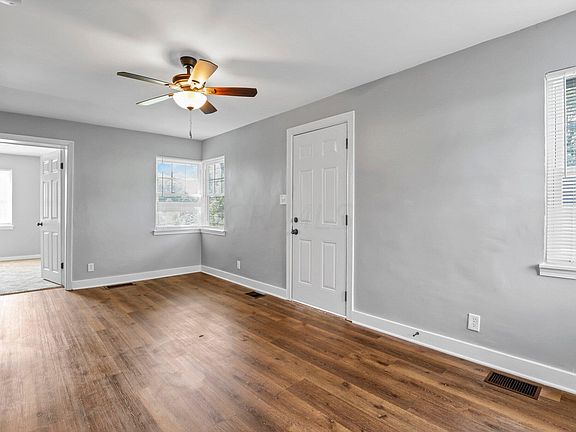 5th image of 150 N Pershing Dr