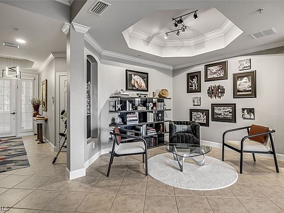 5th image of 10390 Glastonbury Cir APT 102