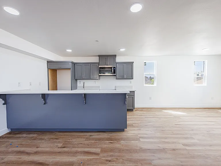 Huge 2, 3 & 4 Bed 2026 Townhomes — Photo 21