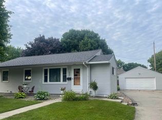 1030 G Pl, Nevada, IA 50201