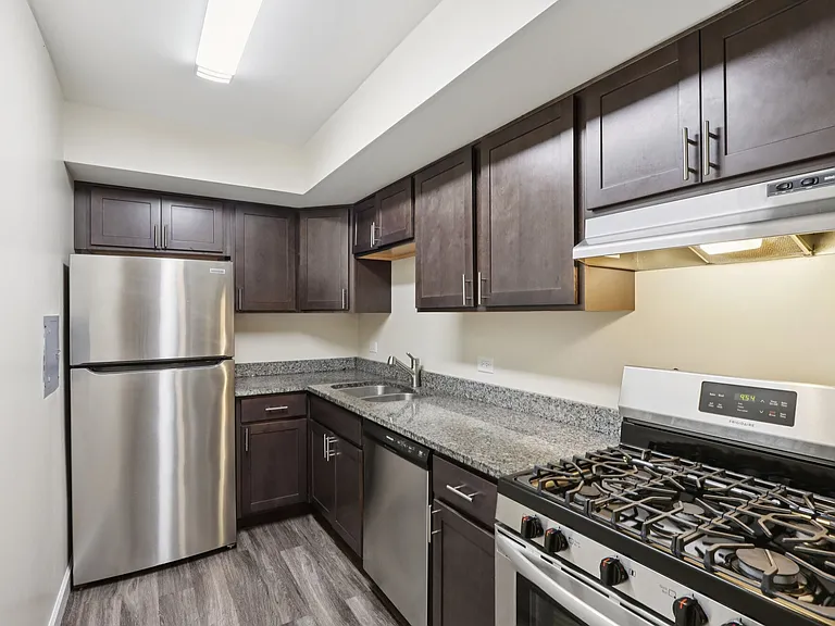 Crystal Lake Apartments — Photo 19