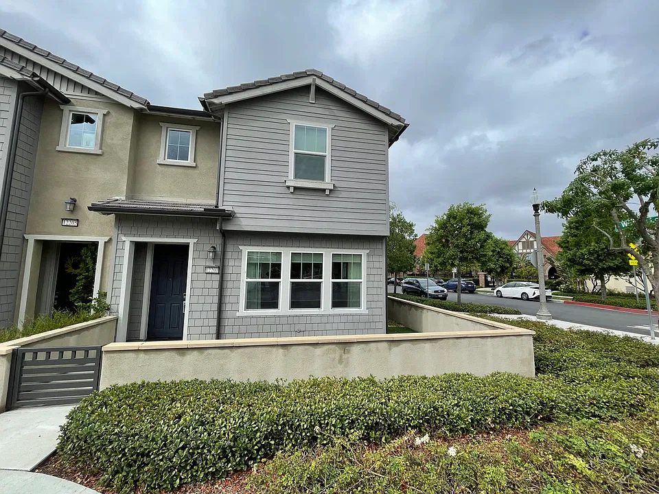 12201 Fruitwood Ln