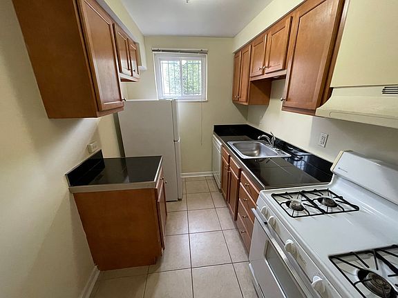 4th image of 5800 Stanton Ave APT A