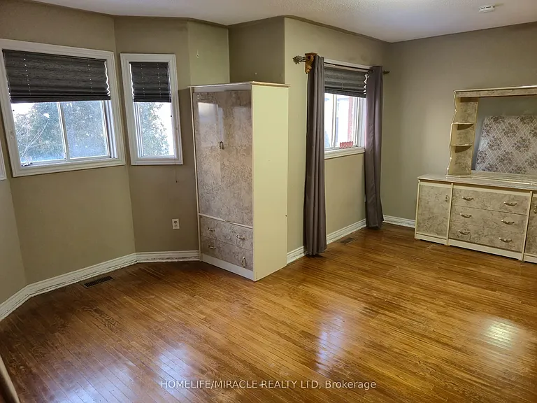 124 Lindenshire Ave #UPPER — Photo 7