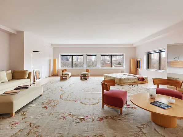 828 5th Ave #5, New York, NY 10065