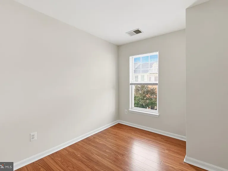 8108 Dove Cottage Ct — Photo 32