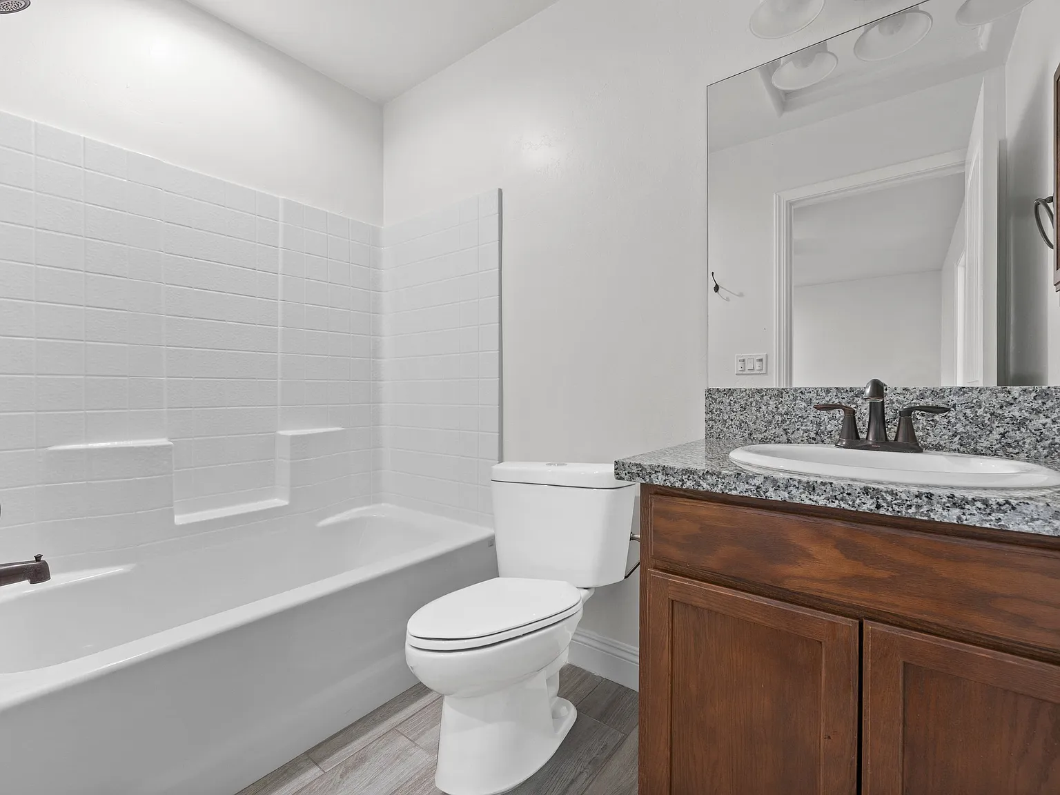 3 bed, 2.5 bath, 1204 sqft, $1,850 — Photo 3