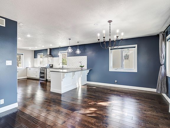 4th image of 805 Piedra Larga Pl NE