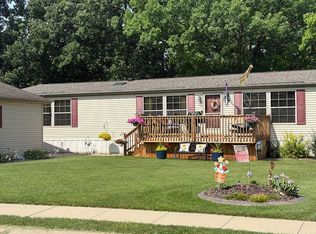 3765 Mount Alpine St, Dubuque, IA 52001