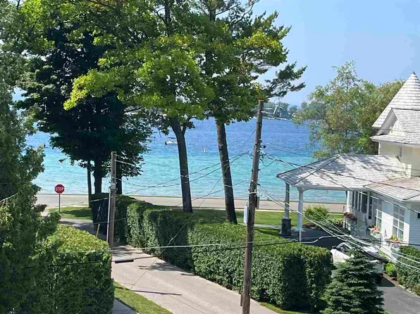 216 Artesian Way #3, Harbor Springs, MI 49740