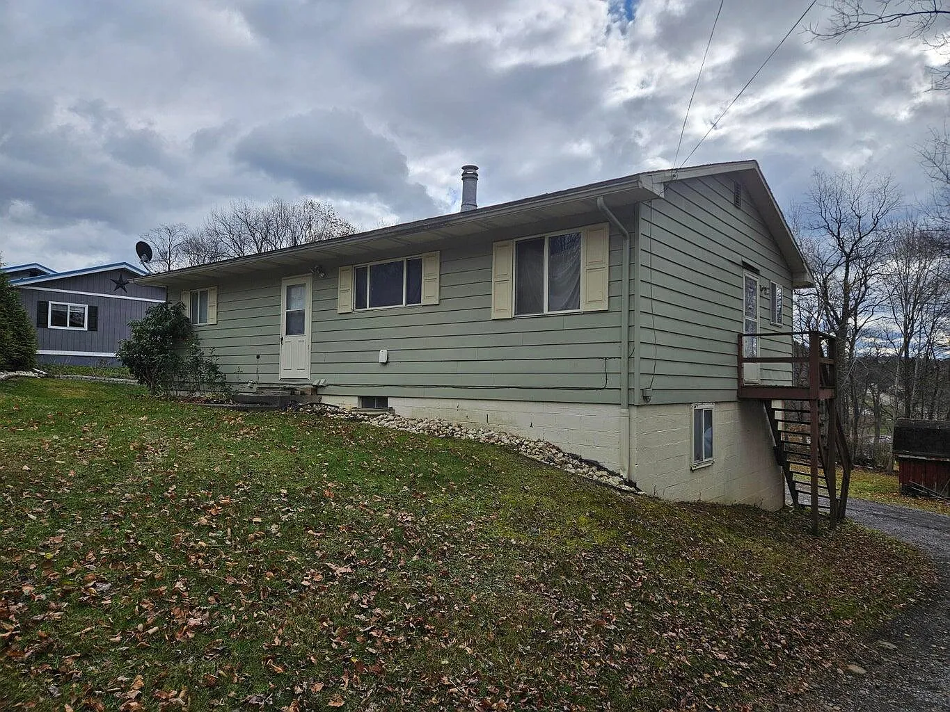 3 bed, $1,000 — Photo 2