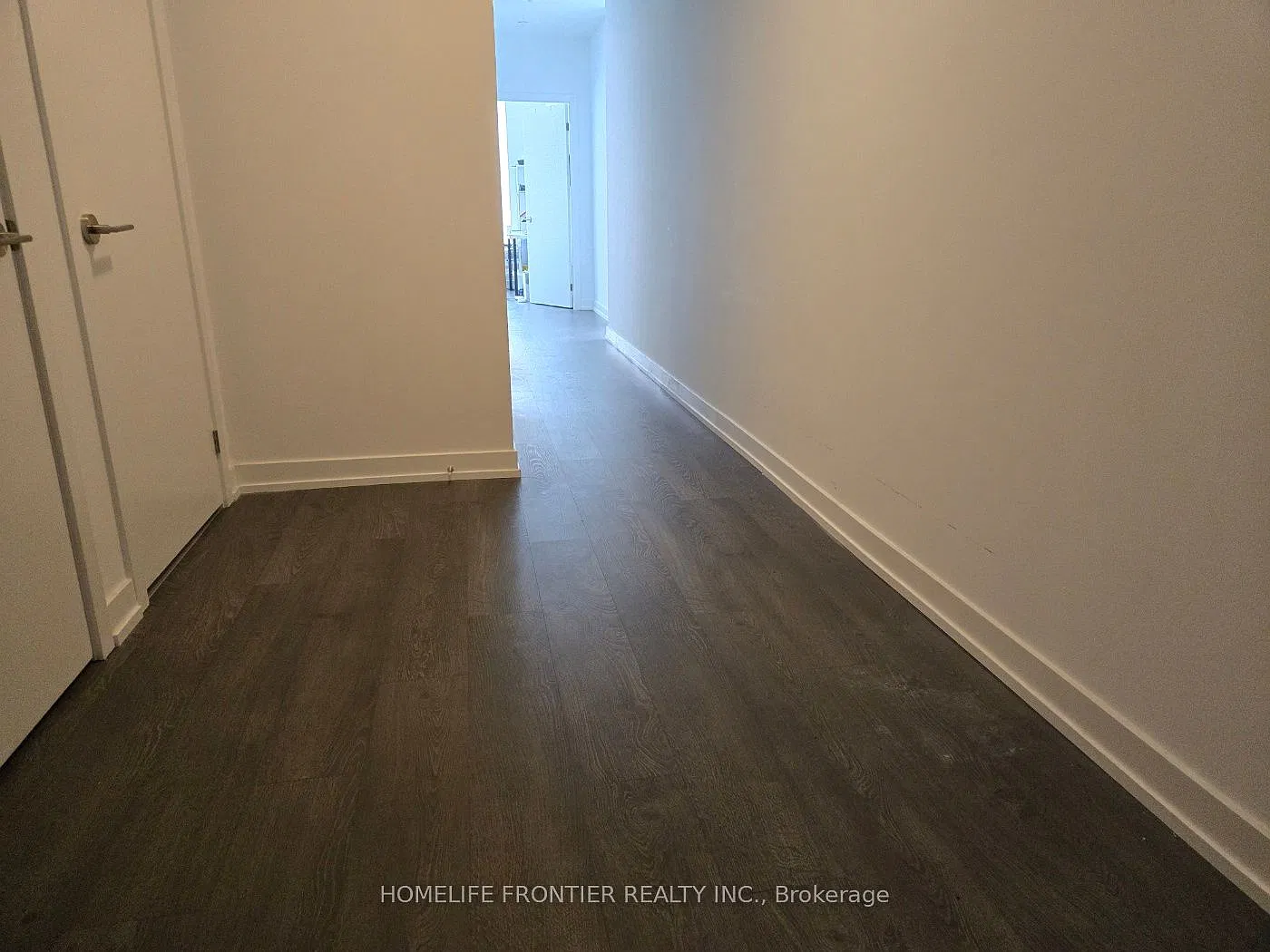 M2M Condos — Photo 2