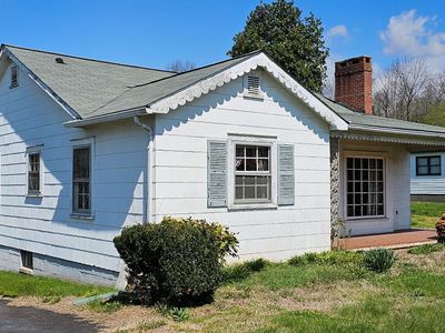 154 1st St, Franklin, NC, 28734