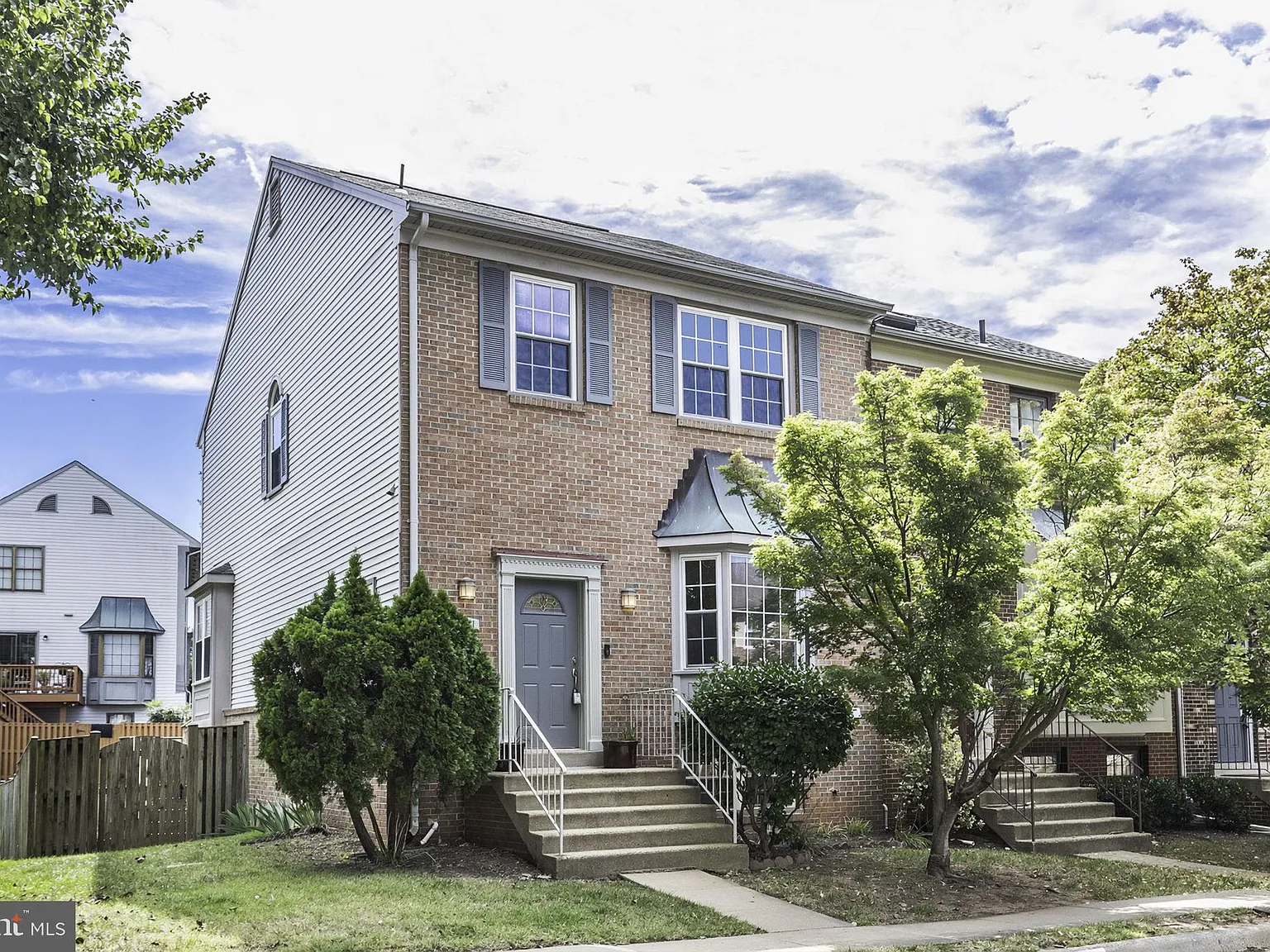 4 bed, 3.5 bath, 2508 sqft, $3,200 — Photo 1