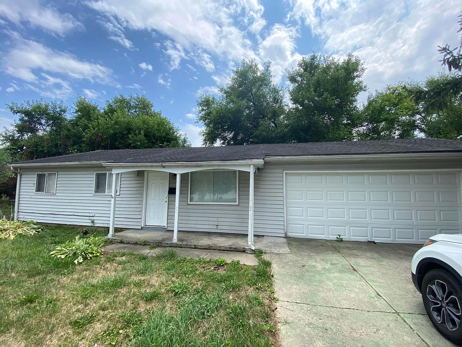1325 Evergreen Rd photo 1