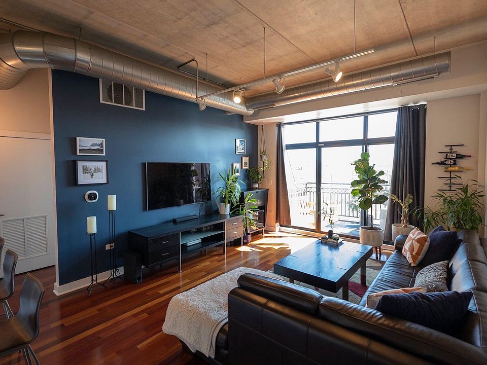 1st image of 3245 N Ashland Ave APT 4D
