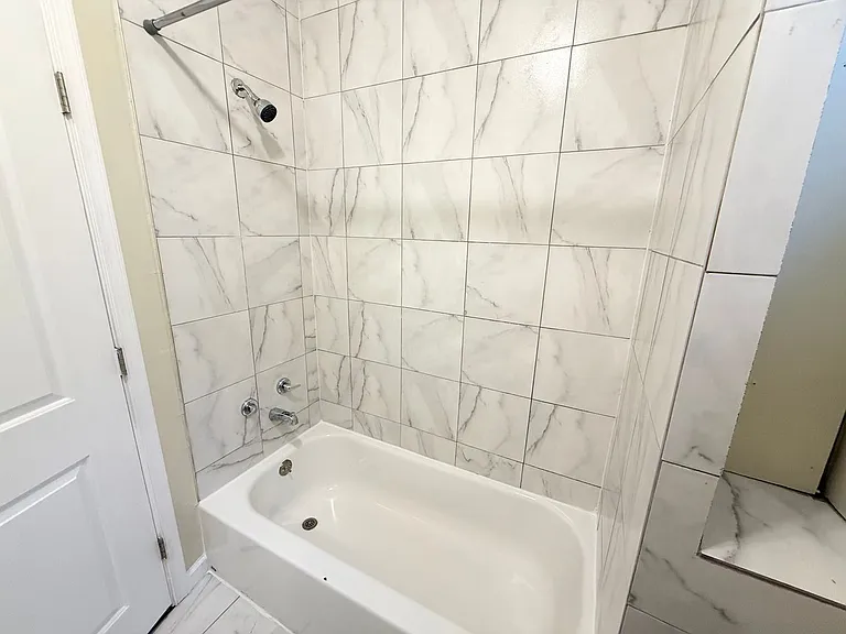 7275 Saybrook Ave — Photo 24