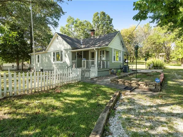 7832 Kansas Ave, Kansas City, KS 66111