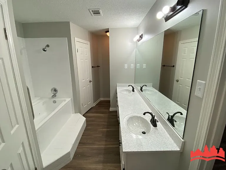 2159 Shady Grove Cv — Photo 8