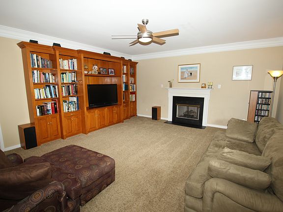 4th image of 9134 Pantego Ln