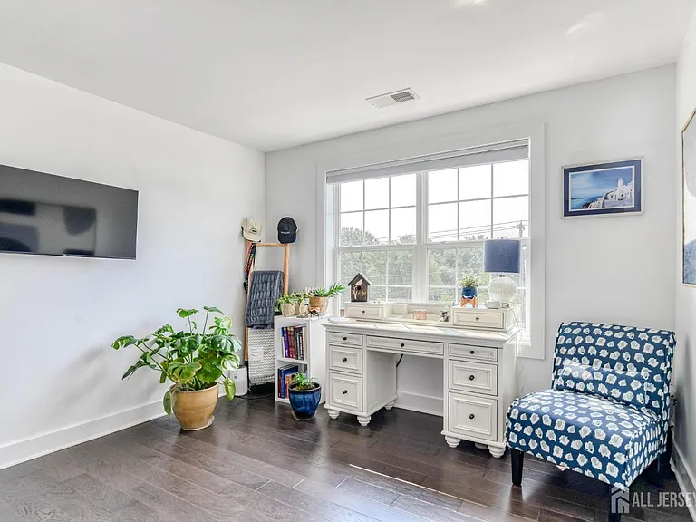 1529 Paxton Ln — Photo 15