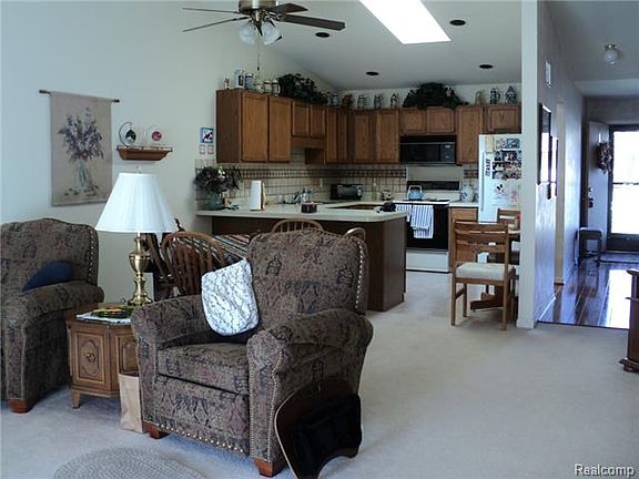 3rd image of 7904 Meadow Dr