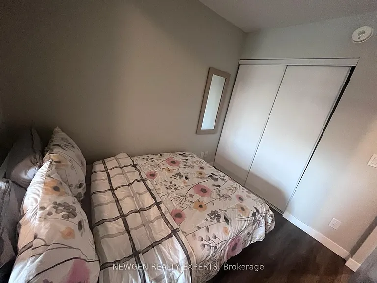 15 Queen St S #506 — Photo 7