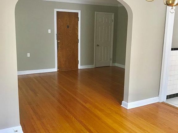 3rd image of 7351 Pershing Ave APT 2E