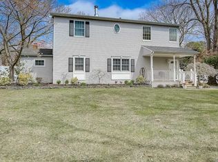 211 Terry Rd, Sayville, NY 11782