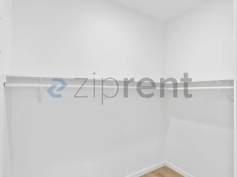640 Plomosa Ct #B — Photo 19