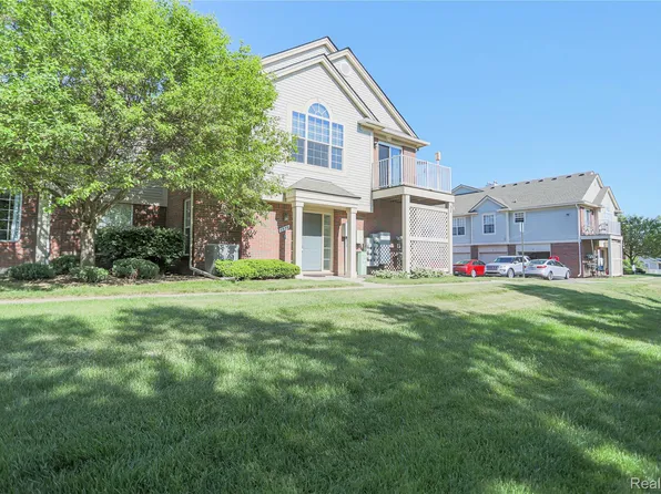 1859 Flagstone Cir, Rochester, MI 48307