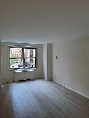 Rented by Bank Neary | media 1