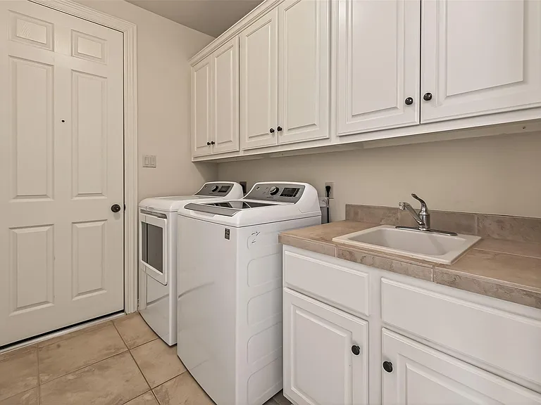 2210 Bywater Dr — Photo 38