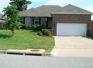 5093 W Waverly Rd, Fayetteville, AR 72704
