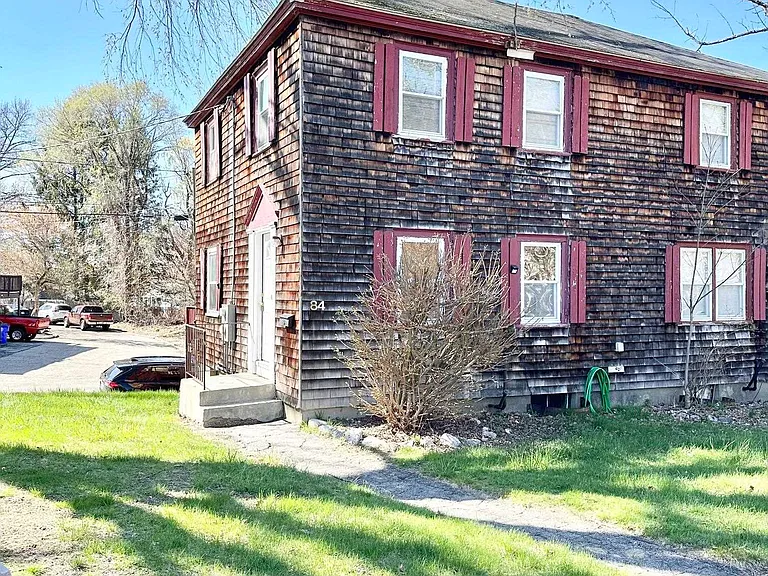 84 Mary Ann Rd — Photo 2